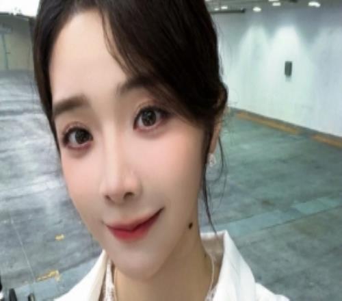 余霜分享活动返图：超长待机居然已经12小时了还有两局比赛！