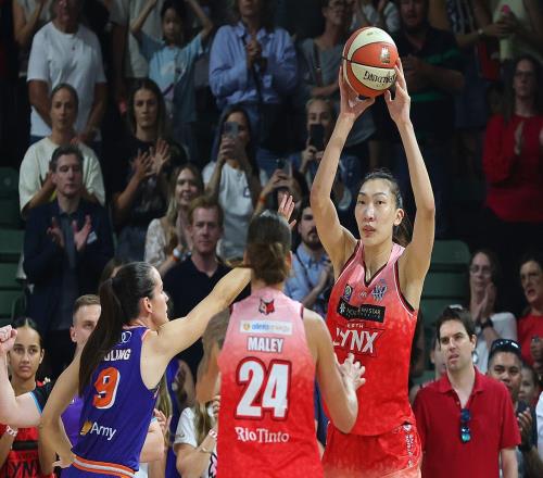 总决赛场均轰17+7!中国女篮2米07王牌练级归来:世预赛当核心