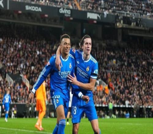 卡雷拉斯:姆巴佩就是一头猛兽,能和他成为队友是一种荣幸