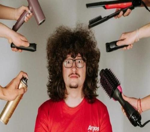 蓄发哥:我没赚大钱,剪完头会向慈善机构捐赠头发