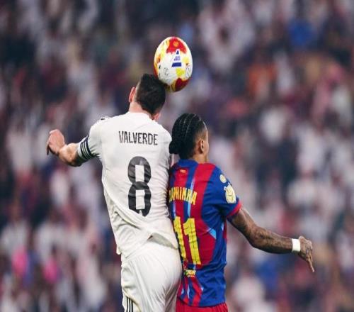 熊皇天秀進球難救主，萊萬比肩梅西拉神雙響，巴薩32復仇皇馬