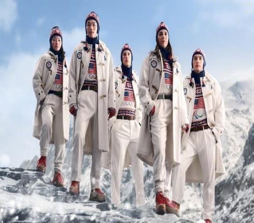 运动品牌上演时装秀，米兰冬奥开幕式入场服哪家强