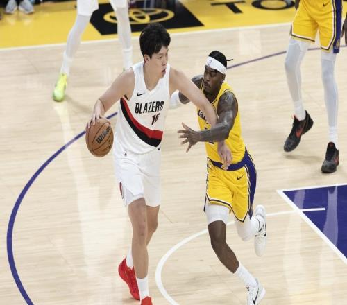 杨瀚森NBA发展联盟虐菜结束!开拓者将再度召回,后续行程出炉