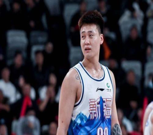 曝北京首鋼隊3換1報價趙睿<div   id=