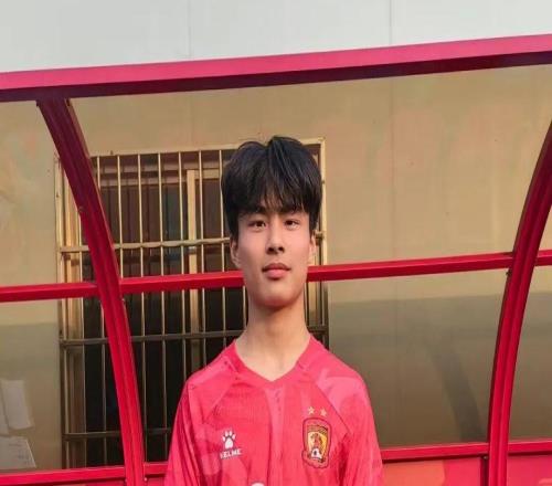 楊黔東為“自由”申請仲裁,恒大足校為權益尋求“保護”