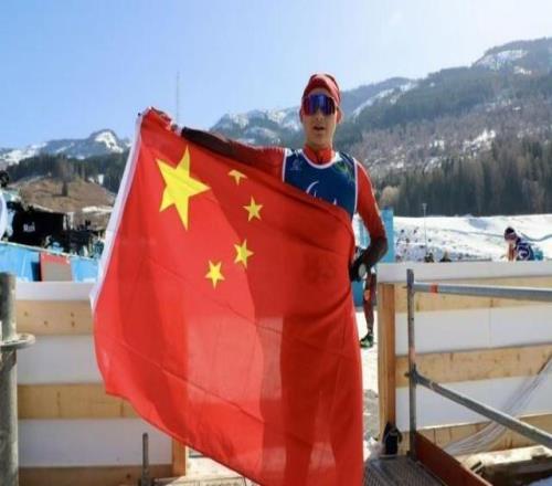 米蘭冬殘奧會首個比賽日，國歌響徹意大利泰塞羅越野滑雪體育場米蘭冬殘奧會特別報道