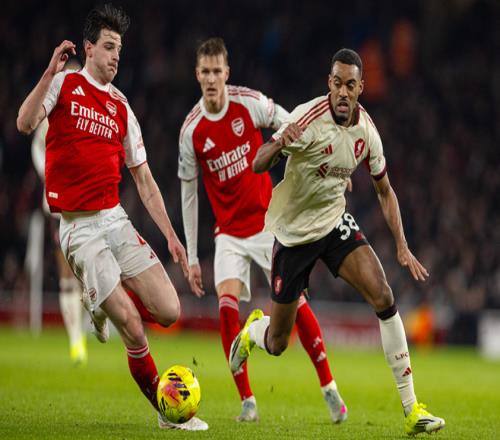 阿森纳00闷平利物浦!5连胜被终结,仍6分领跑英超,三叉戟哑火