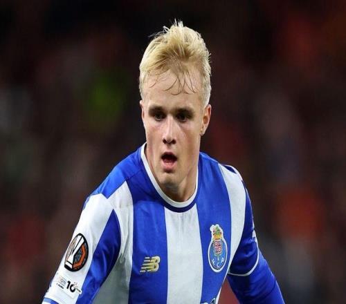 迪马:罗马、那不勒斯、布莱顿有意波尔图19岁中场弗罗霍尔特