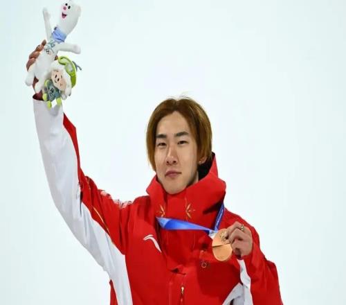 “比賽穿安踏,領獎穿李寧”,誰是冬奧會最大贏家