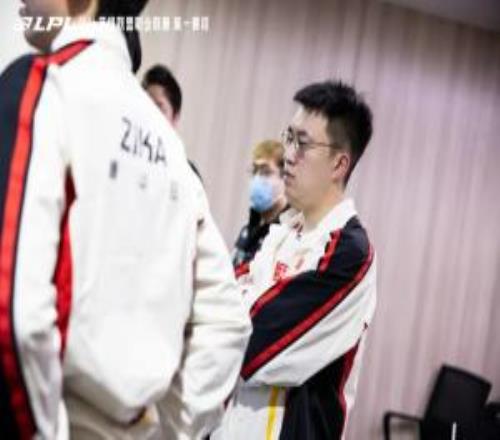 Xiaohu：我要整理好英雄優先級減少失誤，找機會的同時不死