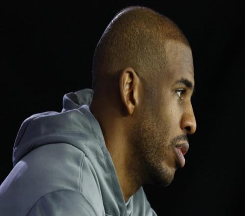 保罗职业生涯常规赛场均16.8分9.2助,季后赛20分8.3助