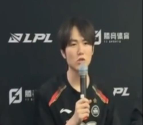 這玩笑開得小心教練給你加訓<div id=