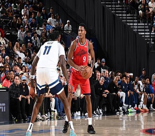 被对手各种针对!快船后场新援在进攻端的表现也是明显吃力起来了