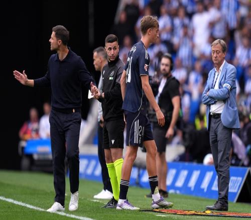 维尼修斯刚遭歧视，皇马自家球员却“闹事”，华人球迷怒了