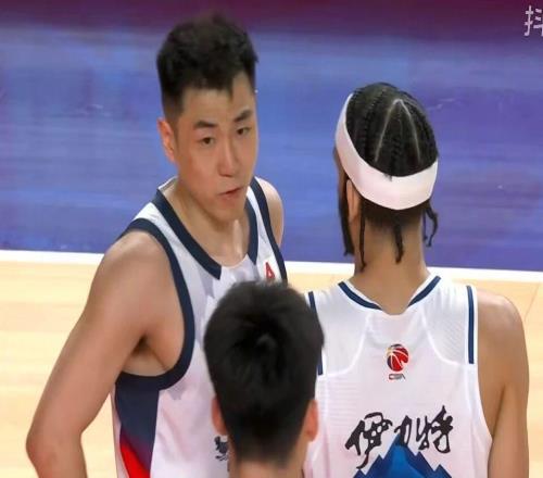 山东男篮20分大胜新疆,高诗岩18+9上海31分大胜,国内球员爆发