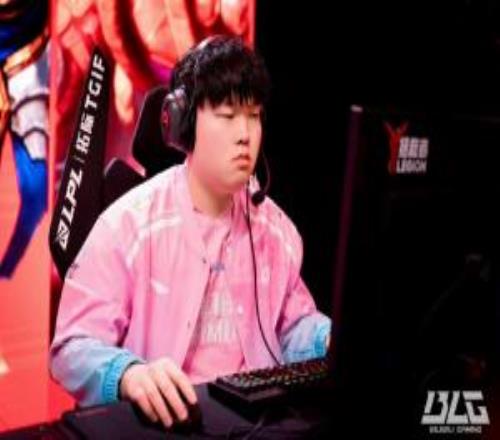 理性討論：給除了S賽以外的國際賽事FMVP設計皮膚，是不是會減少“唯S冠論”