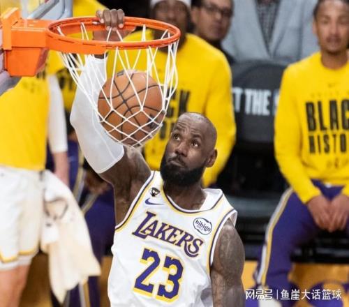 湖人两败因出炉，老詹调侃布朗！雷迪克暗讽裁判，里夫斯看清现实