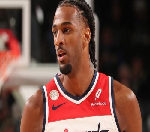 薩爾成為奇才隊(duì)史上單場(chǎng)拿到30分+10籃板最年輕的球員