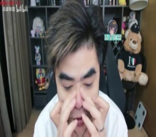 朱开：仿佛已经看到他们胸口那颗星了，BLG总体来说比去年好很多