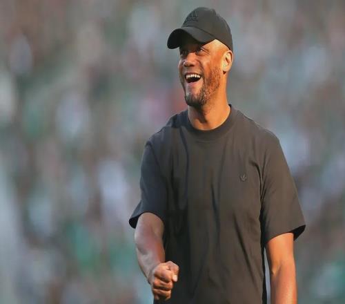 失點+吃紅牌還能贏！拜仁不小心暴露，冠軍相真藏不住了！