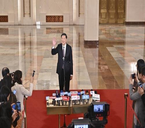 “尔滨”冰雪季火到438名儿童走丢代表委员为体育经济献策