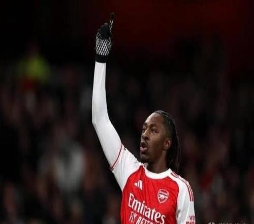 埃泽:应该积极看待这场平局我相信阿森纳能夺英超和欧冠