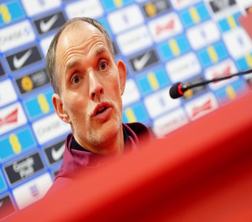 世界杯会只带一个中锋吗图赫尔:有可能,但我不认为会发生