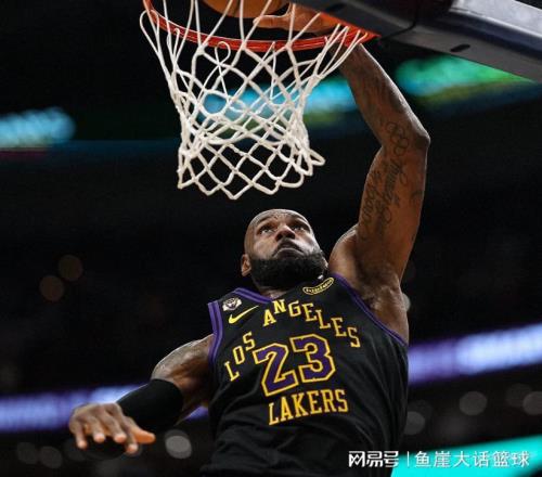 湖人大胜!东契奇37+11+13创三纪录,老詹20+6被隔扣,艾顿大爆发