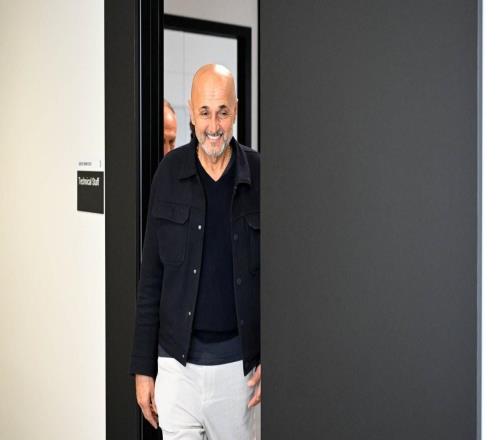 在意甲执教过国米、罗马和尤文,斯帕莱蒂成为历史第三人