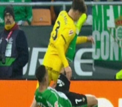 11!贝蒂斯未能获胜,安东尼踢对方脸部被罚下引发争议