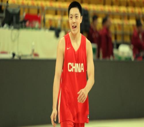 中国队不换人!PK省队仍弃用胡明轩,焦泊乔也是看客,力争两连胜