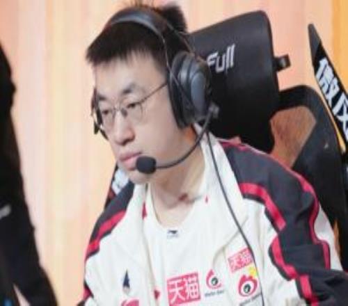 理性讨论：Xiaohu除了季节性加强与削弱以外，是不是LPL最有职业态度的中单