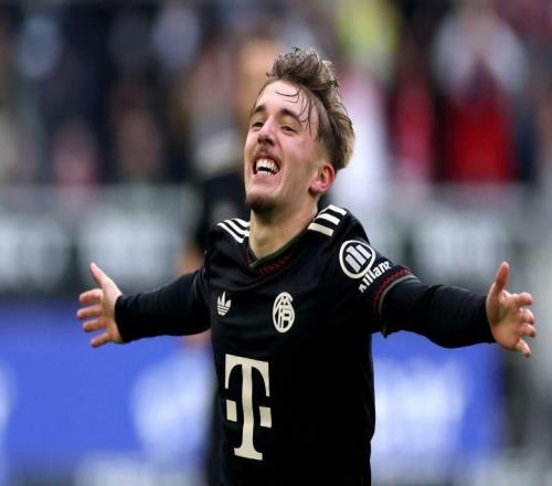 英媒:枪手、蓝军和曼城均派球探考察过卡尔,明夏或展开追求