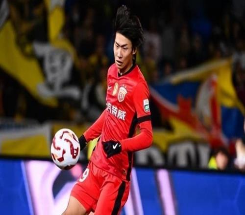 喜讯！国足20岁新星接近留洋，5家德国劲旅疯抢！比王钰栋受欢迎