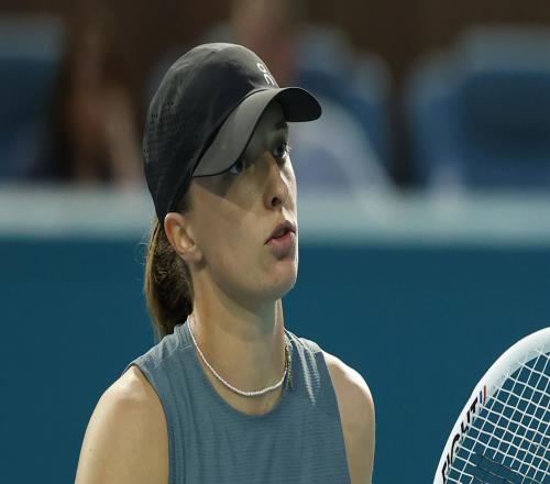 斯瓦泰克無預警炒掉教練費塞特！她將聘請沃茲尼亞奇父親