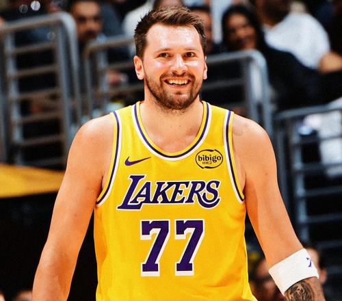 约基奇三节轰38+8+5仍无缘今日最佳!对不起,你碰到暴走的卢卡了