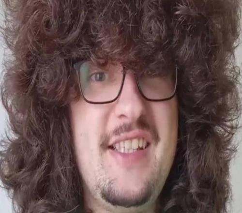 会是下一场吗曼联蓄发球迷离“五连胜理发”承诺仅差一场胜利