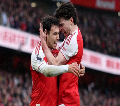 英超领头羊狂飙:豪取4连胜,夺冠有戏,曼城被甩开9分