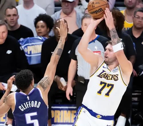 NBA常規賽明天1月13日賽程：湖人PK國王，快船PK黃蜂