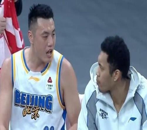 你可是北京頂薪球員！范子銘4中0得0分3犯多次在場(chǎng)隱身遭球迷熱議