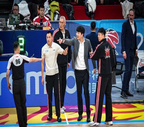 英雄悲鸣!CBA悍将何去何从央视揭秘背后细节:才知重生的折磨