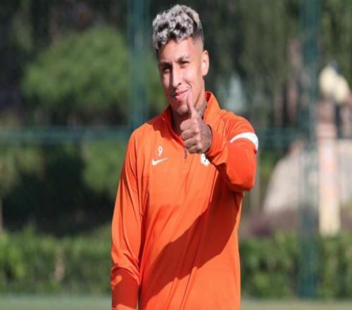 意外!邓卓翔要是本月转正出任三镇主帅,首先要跟这位外援签新约