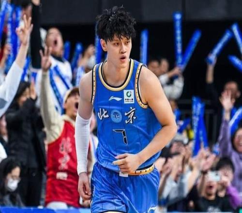 5049!CBA巅峰战北京半场逆转广厦,孙铭徽里程碑一数据历史第3