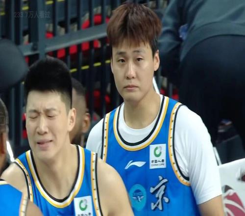 北京男篮大将赵睿受伤,CBA公司处罚徐昕,北控旧帅执教新疆男篮