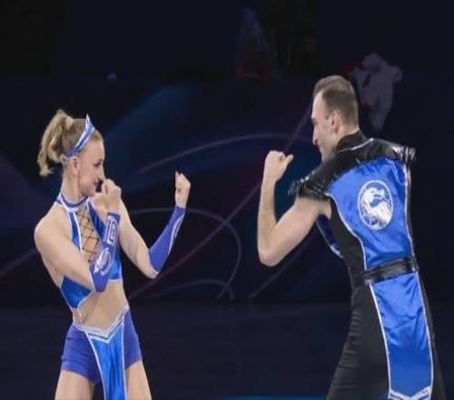 選手慶祝首枚冬奧獎牌竟上演現實版《真人快打》?