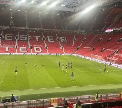 对富勒姆后,谢什科等曼联替补球员在助教带领下进行赛后训练