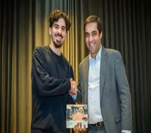 新葡萄牙一哥!维蒂尼亚全票当选2025葡萄牙MVP:战术核心+7冠王