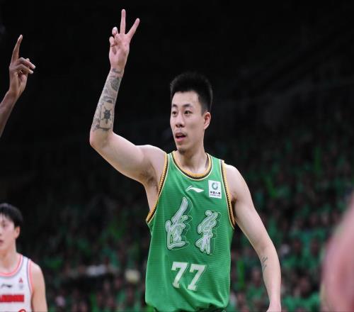 張鎮(zhèn)麟的3點(diǎn)困境！上海隊(duì)不給球權(quán)，CBA大變天，身邊缺少趙繼偉