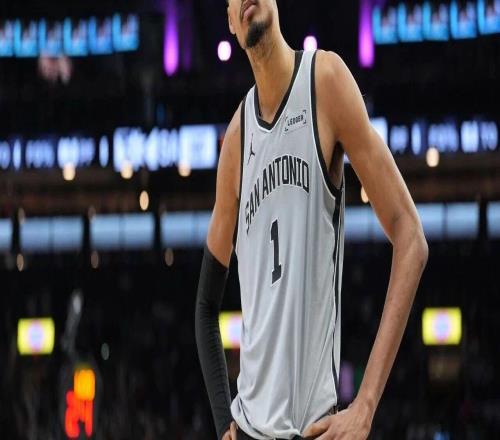 连续两场40+两双！0犯规0失误！这怪物杀疯了！