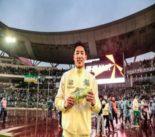 曹永竞庆祝夺超级杯:感谢到场的每一位球迷,我们联赛见